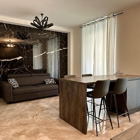 Magic Place Bergamo! Classy Apartment In The Heart Of The City Екстериор снимка