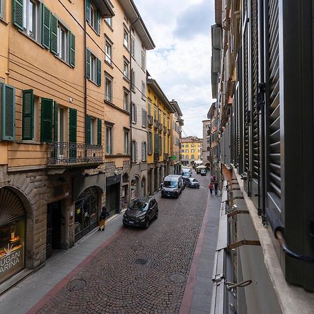 Magic Place Bergamo! Classy Apartment In The Heart Of The City Екстериор снимка