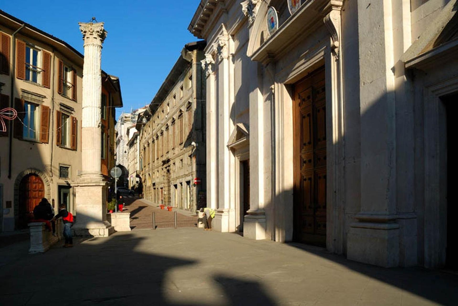 Magic Place Bergamo! Classy Apartment In The Heart Of The City Екстериор снимка
