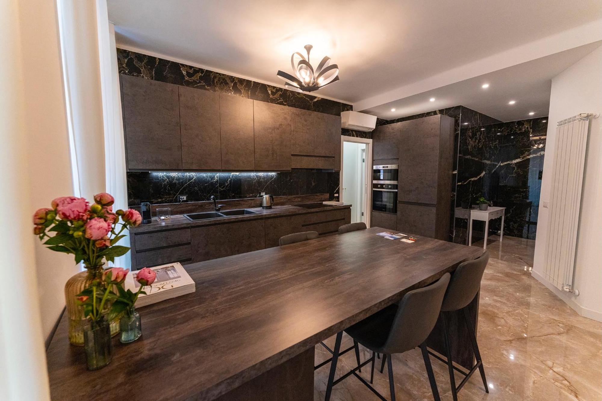 Magic Place Bergamo! Classy Apartment In The Heart Of The City Екстериор снимка