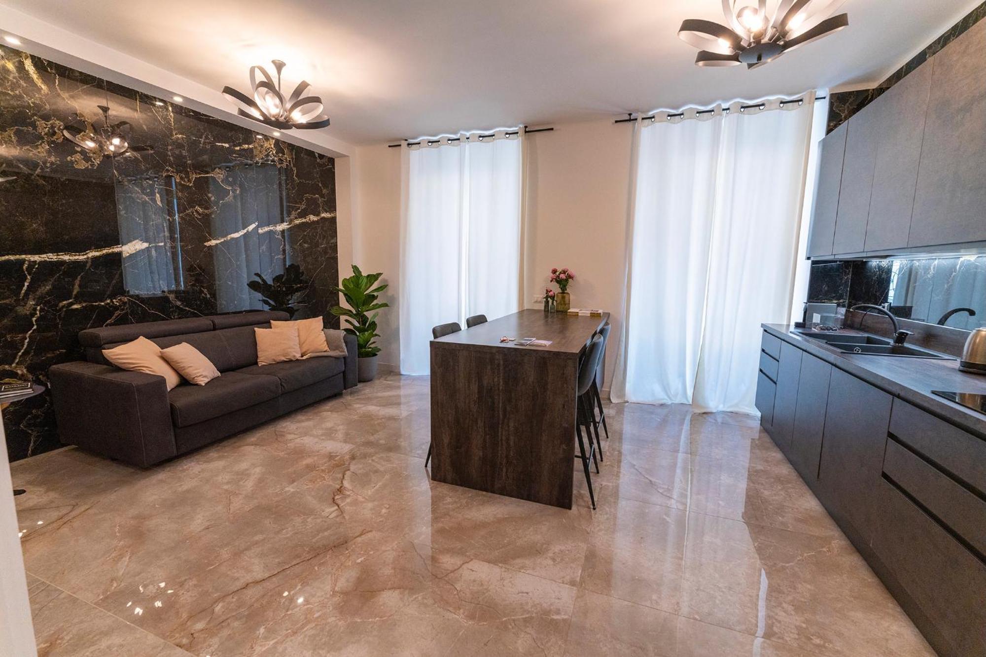 Magic Place Bergamo! Classy Apartment In The Heart Of The City Екстериор снимка
