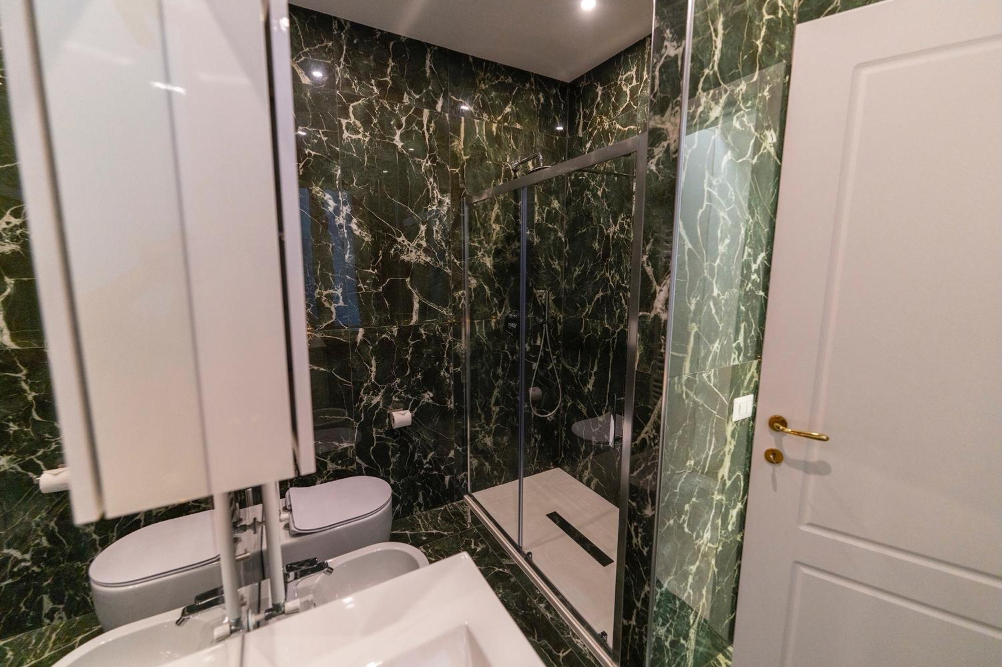 Magic Place Bergamo! Classy Apartment In The Heart Of The City Екстериор снимка