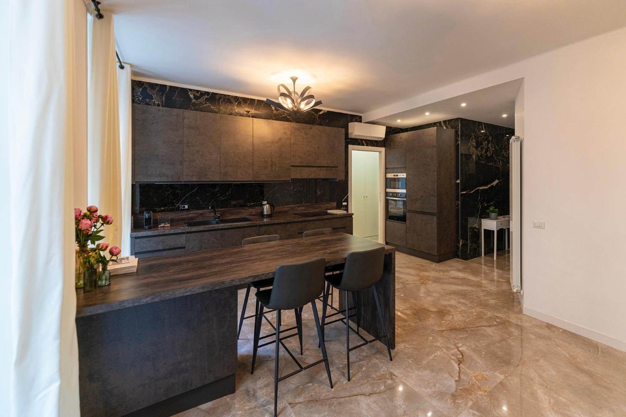 Magic Place Bergamo! Classy Apartment In The Heart Of The City Екстериор снимка